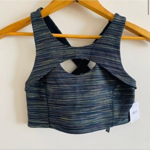 Free People NWT Strut Green Striped Sports Bra Cut Out Keyhole Gym - Picture 2 of 11